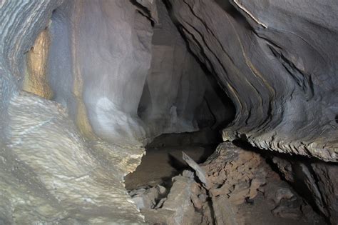 ¡Sumérgete en la Historia y el Misterio con la Cueva de los Baños!