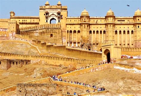 ¡El Fuerte de Ranthambore: Un viaje al corazón de la majestuosidad indostánica!